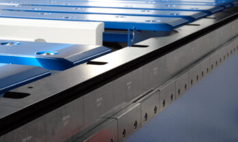 CNC-Servo-Up-Down-Sheet-Metal-Folding-Machine03